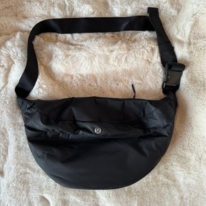 Lululemon large classic belt bag 3.5L